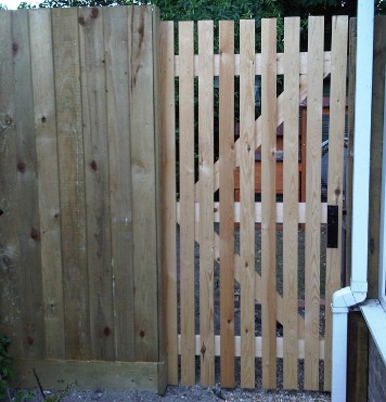 Gates, repairing gates, building gates. Cambridge, Cambridgeshire. Landscape gardener in Cambridge, Turf and new lawns in Cambridge at affordable prices, Garden services Cambridge